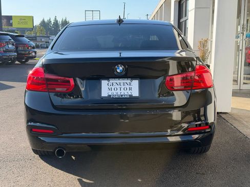 Used 2016 BMW 320i Sedan RWD image 4