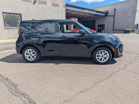 Certified 2025 Kia Soul LX w/ LX Technology Package image 2