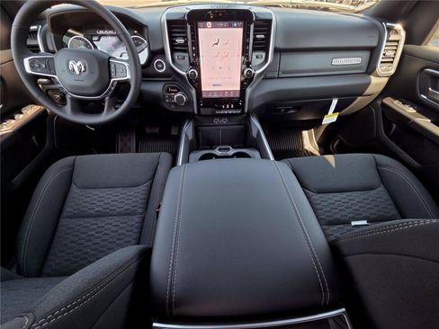 New 2026 RAM 1500 Big Horn AWD/4WD image 9