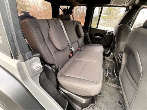 Used 2023 Jeep Wrangler Unlimited AWD/4WD image 16