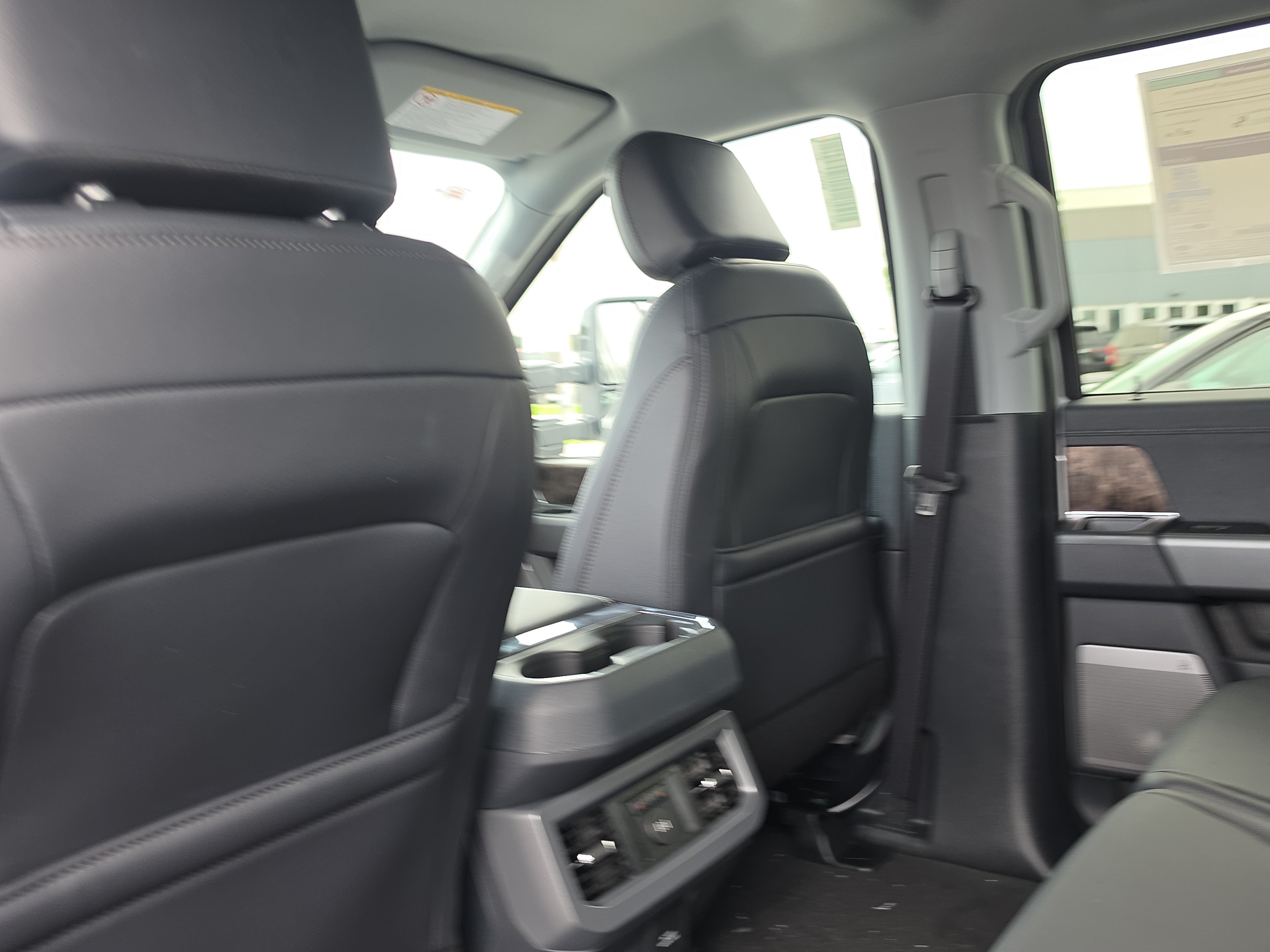 New 2027 Ford F250 Lariat w/ Black Appearance Package AWD/4WD image 13