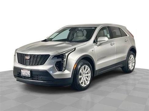 Certified 2022 Cadillac XT4 Luxury image 1