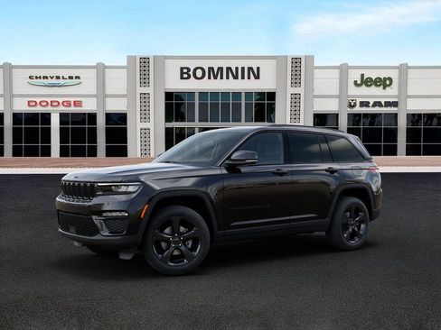 New 2025 Jeep Grand Cherokee Limited w/ Black Appearance Package image 2