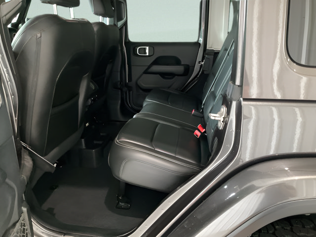 Used 2018 Jeep Wrangler Unlimited Sahara AWD/4WD image 21