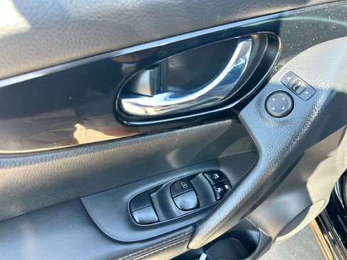 Used 2022 Nissan Rogue Sport SL AWD/4WD image 13