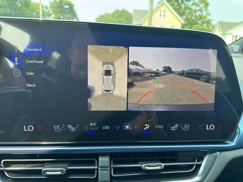 New 2025 Chevrolet Equinox EV LT w/ Convenience Package II AWD/4WD image 19