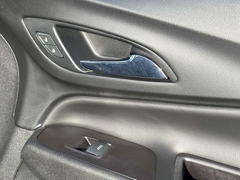 Used 2021 Chevrolet Equinox LT AWD/4WD image 14