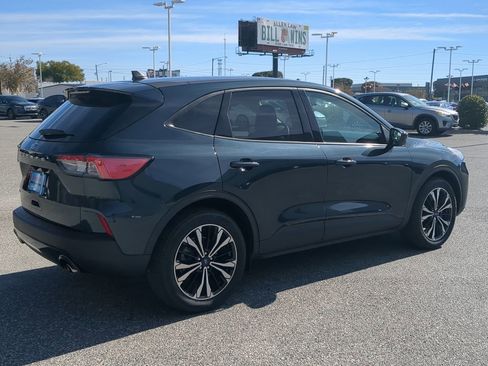 Used 2022 Ford Escape SE w/ SE Sport Appearance Package image 13