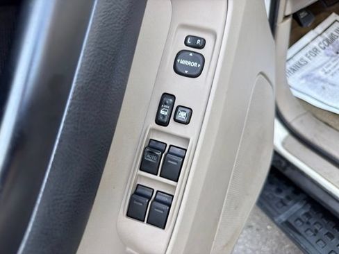 Used 2006 Toyota 4Runner SR5 AWD/4WD image 26