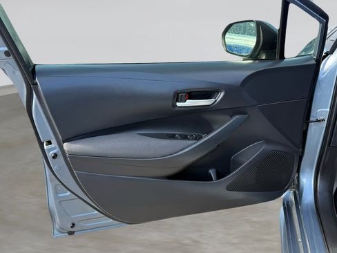 Used 2020 Toyota Corolla LE image 11