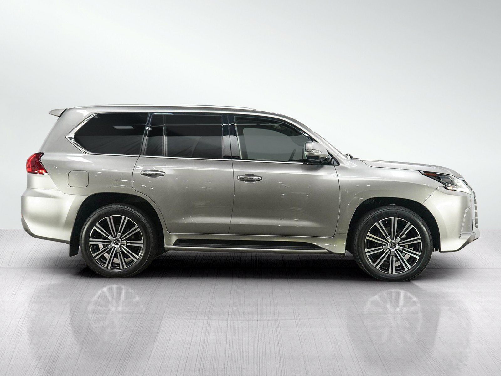 Used 2018 Lexus LX 570 4WD w/ Luxury Package image 7