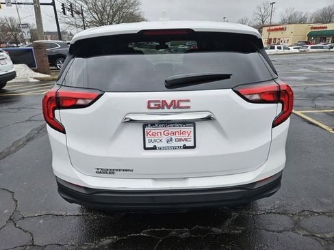 Used 2021 GMC Terrain SLE w/ LPO, Floor Liner Package image 6