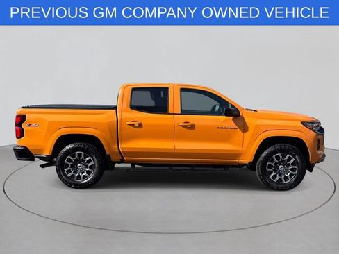 Used 2025 Chevrolet Colorado Z71 w/ Technology Package AWD/4WD image 34