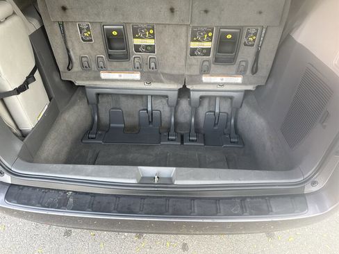 Used 2018 Toyota Sienna XLE Premium image 16