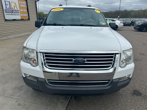 Used 2006 Ford Explorer XLT AWD/4WD image 2