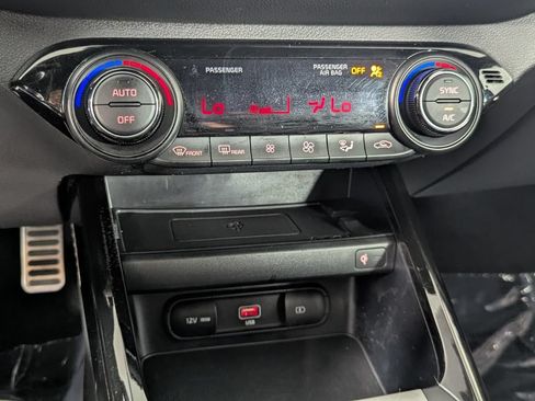 Used 2023 Kia Forte GT-Line w/ GT-Line Premium Package FWD image 19