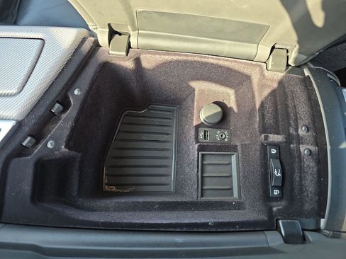 Used 2015 BMW 550i xDrive Sedan image 25