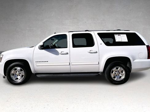 Used 2013 Chevrolet Suburban LT w/ Luxury Package image 3