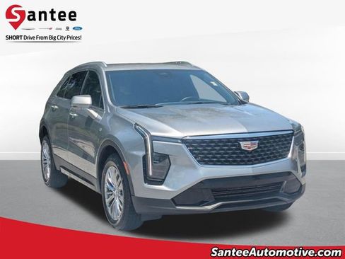 Used 2025 Cadillac XT4 Premium Luxury FWD image 1