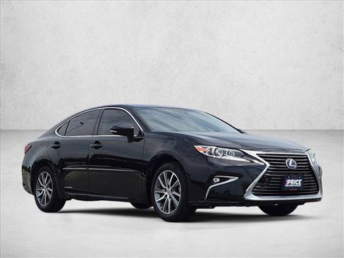Used 2016 Lexus ES 300h w/ Luxury Package w/Wood Trim FWD image 3