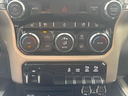 Used 2019 RAM 1500 Laramie AWD/4WD image 25