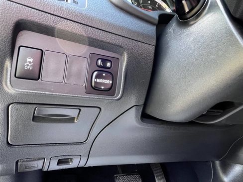 Used 2011 Toyota Corolla S image 30