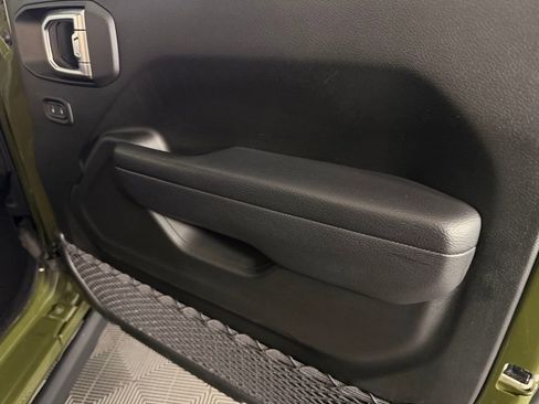 Used 2023 Jeep Wrangler Unlimited w/ Cold Weather Group image 34