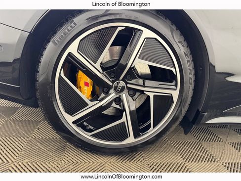 Used 2024 Audi RS e-tron GT w/ Carbon Performance Package AWD/4WD image 26