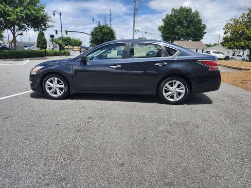 Used 2015 Nissan Altima 2.5 SV FWD image 12