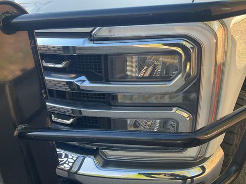 Used 2023 Ford F250 Lariat w/ Chrome Package image 9