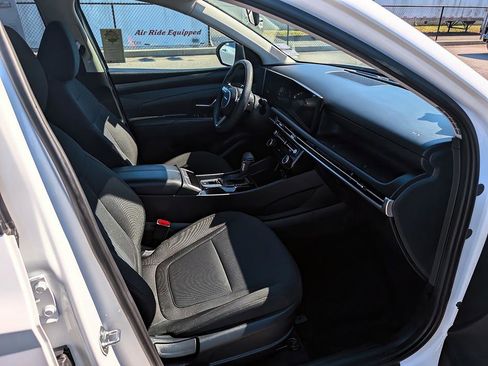 Used 2025 Hyundai Tucson SEL FWD image 24