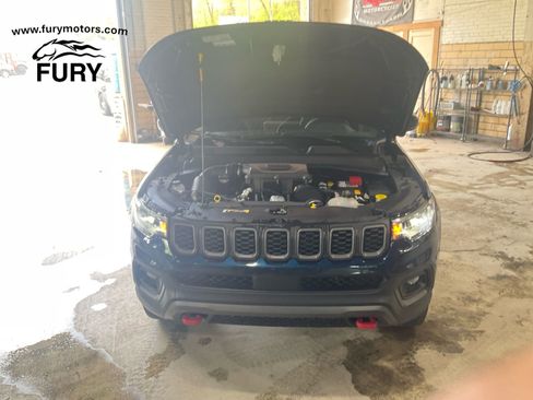Used 2024 Jeep Compass Trailhawk w/ Trailhawk Convenience Group AWD/4WD image 16