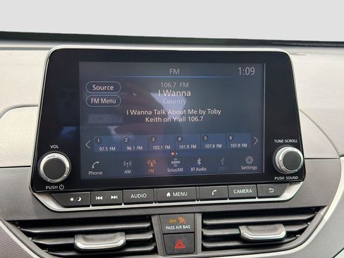 Used 2024 Nissan Altima 2.5 SR FWD image 26