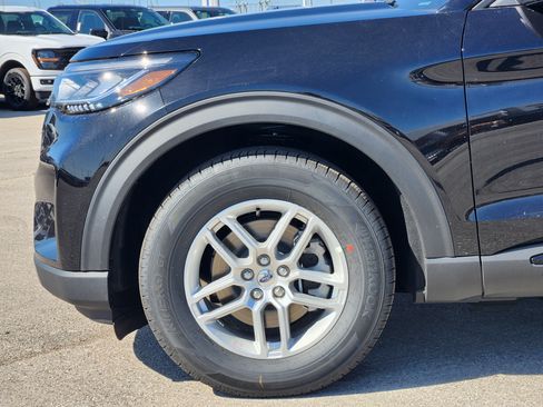 New 2026 Ford Explorer Active w/ Active Comfort Package RWD image 7
