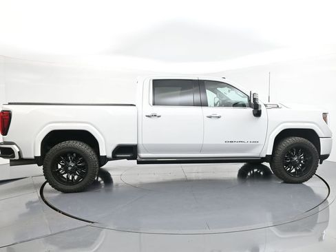 Used 2022 GMC Sierra 3500 Denali w/ Denali Ultimate Package AWD/4WD image 4