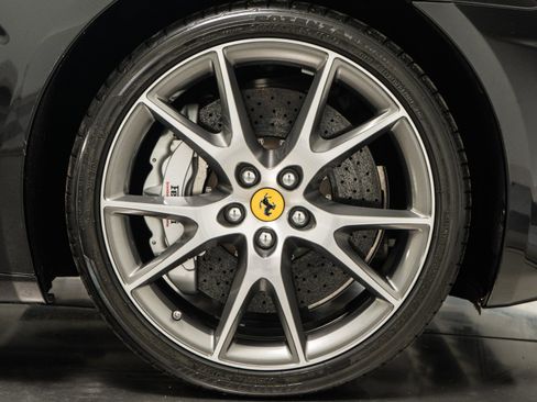 Used 2012 Ferrari California image 34