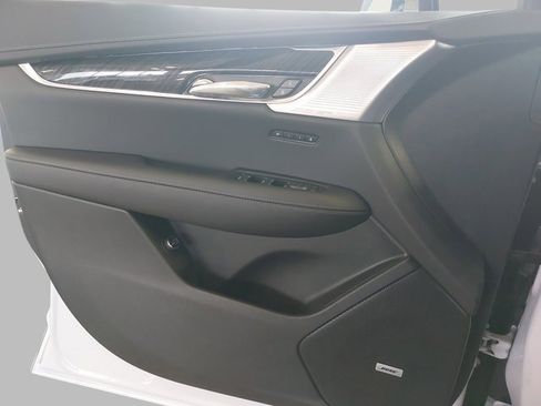 Used 2025 Cadillac XT6 Premium Luxury w/ Technology Package image 31