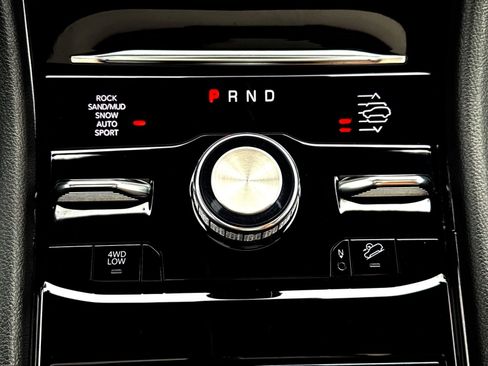 Used 2023 Jeep Grand Cherokee Overland AWD/4WD image 22