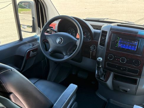 Used 2016 Mercedes-Benz Sprinter 3500 image 21