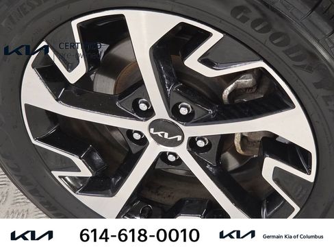 Certified 2024 Kia Sportage EX w/ EX Premium Package AWD/4WD image 12