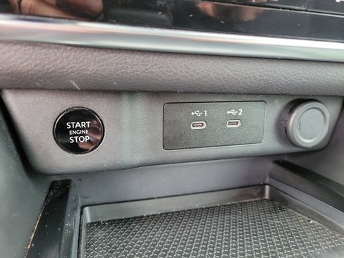 Used 2024 Nissan Rogue S image 18