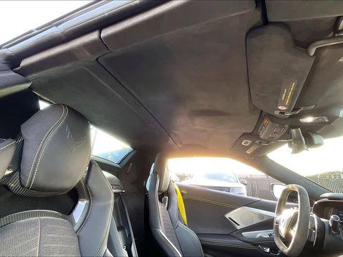 Used 2022 Chevrolet Corvette Stingray Premium Conv w/ Z51 Performance Package image 23