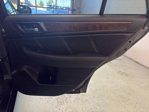 Used 2018 Subaru Outback 2.5i Limited AWD/4WD image 27