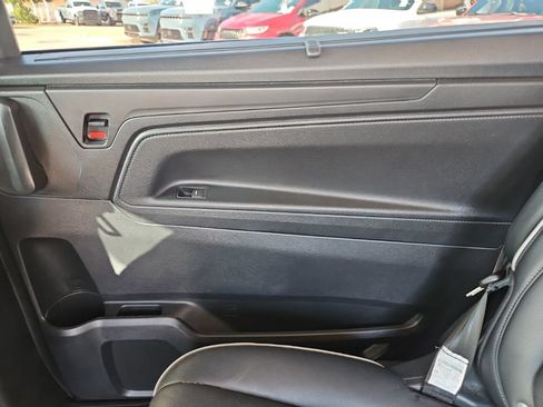 Used 2025 Honda Odyssey Touring image 14