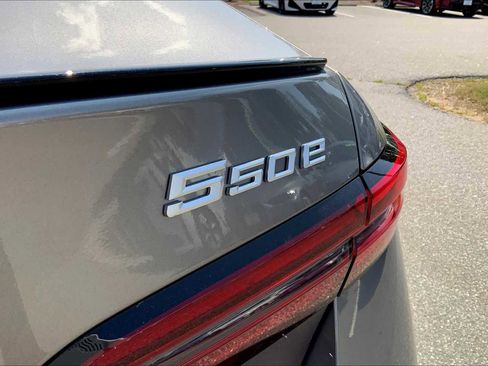 New 2026 BMW 550e xDrive w/ Executive Package image 15