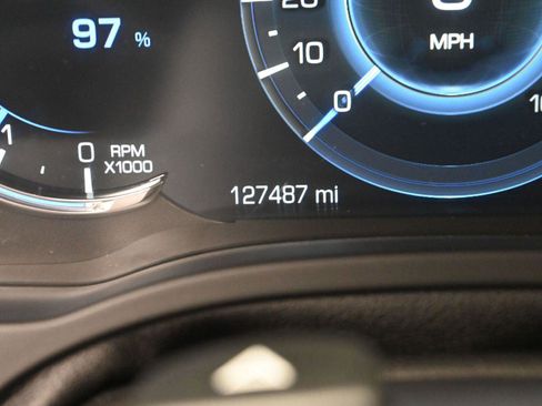 Used 2020 Cadillac Escalade Premium Luxury w/ LPO, Radiant Package image 31