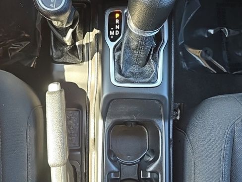 Certified 2022 Jeep Gladiator Willys image 30