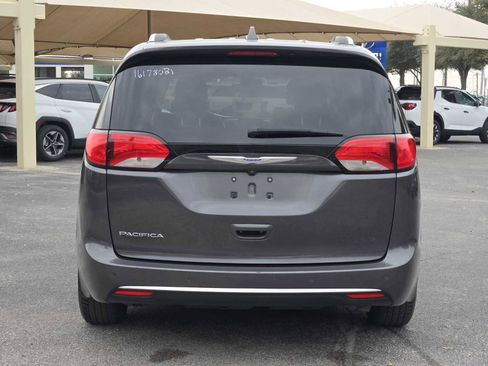Used 2019 Chrysler Pacifica Touring-L Plus w/ Advanced Safetytec Group image 4