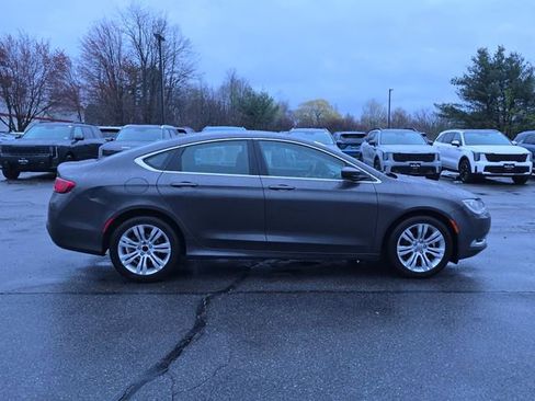 Used 2015 Chrysler 200 Limited w/ Convenience Group FWD image 9