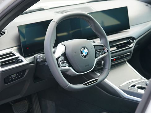 Used 2025 BMW 330i xDrive Sedan w/ Convenience Package image 15